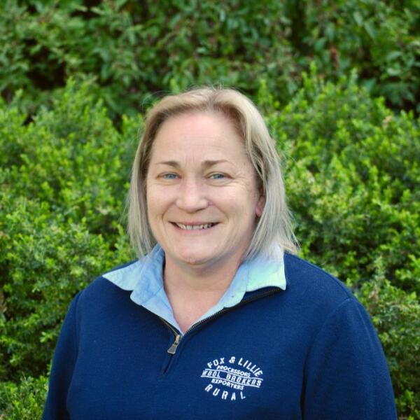 Narelle Smitten